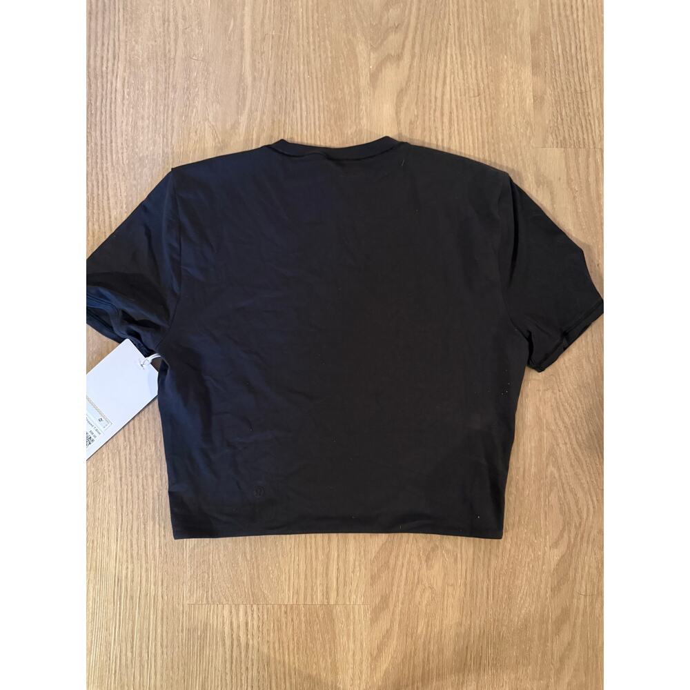 lululemon Wundermost Cropped Crewneck T-Shirt NWT - Picture 5 of 5